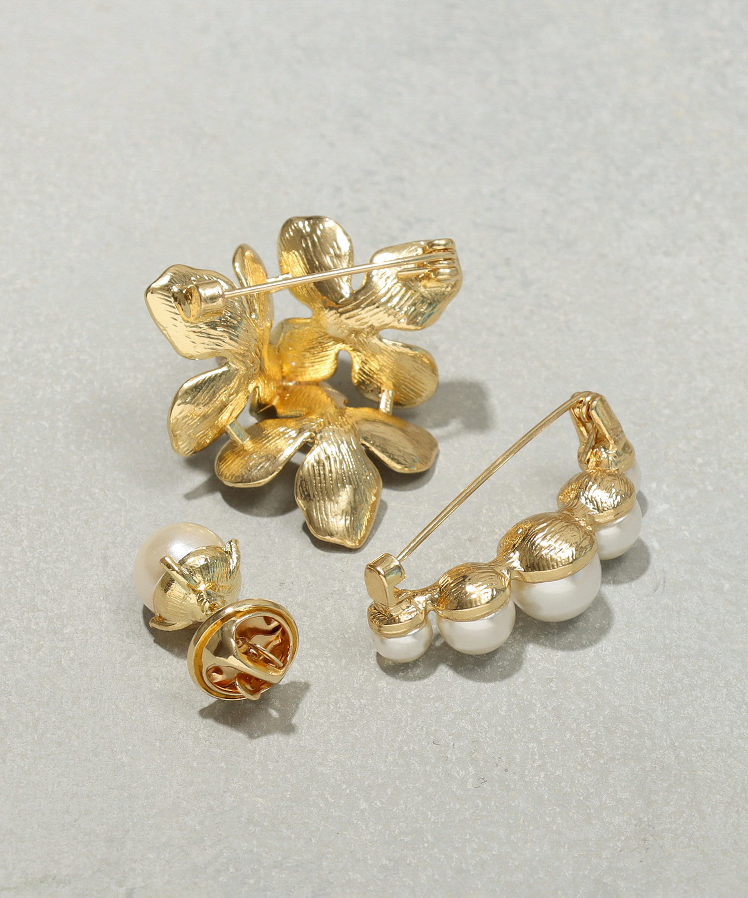フラワーパールブローチ3個セット | 3COINS(スリーコインズ)レディース