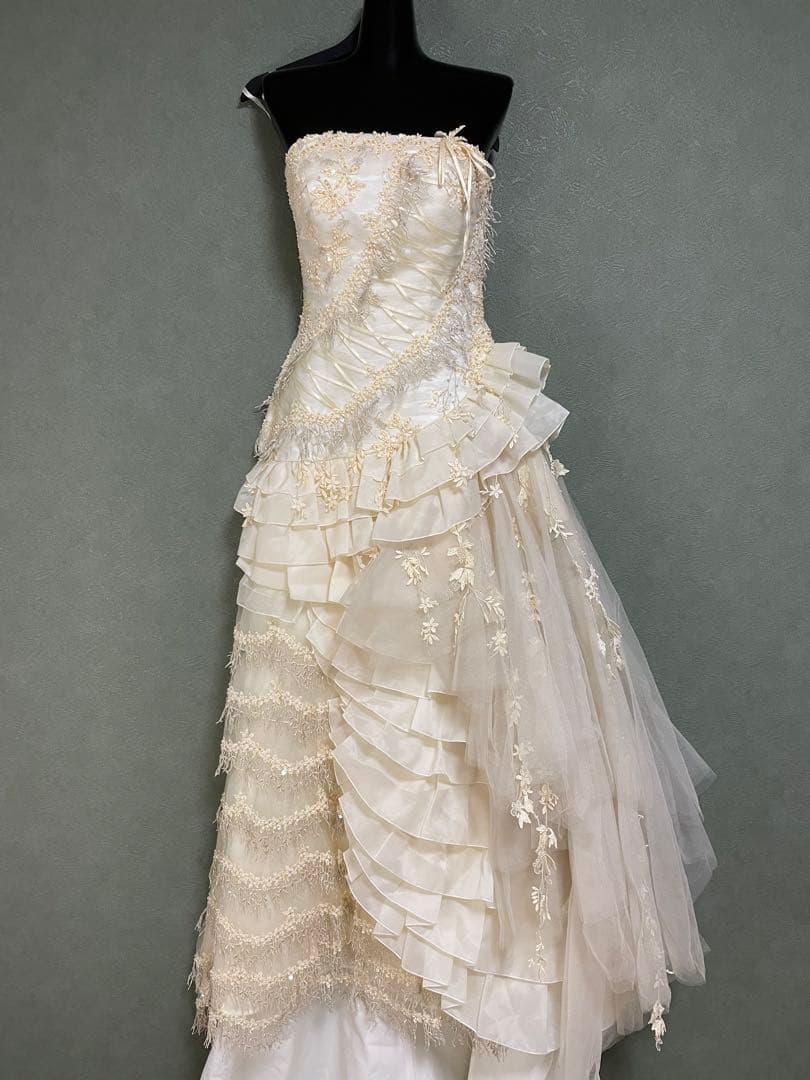 ウエディングドレス　7-11T 幸和ベルセゾン　フリル　ベージュ　アシンメトリー